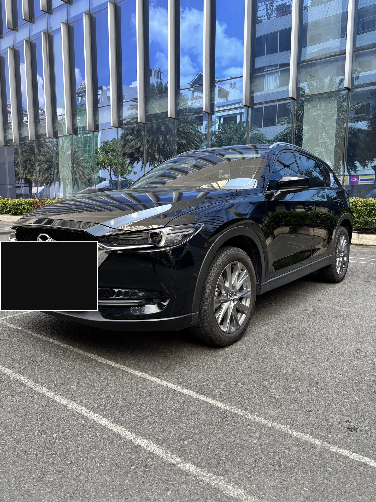 Mazda CX-5 2022 Deluxe đen — góc trước trái 3/4